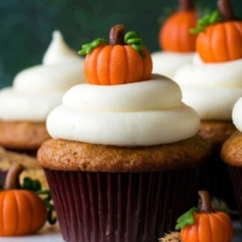 PUMPKIN CUPCAKES