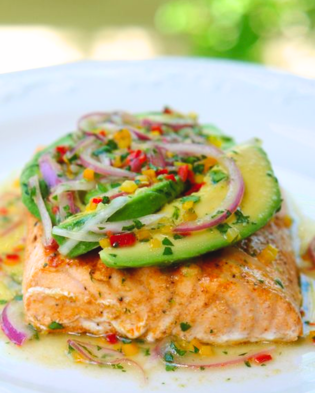 Salmon Fillet with Avocado and Cilantro Sauce